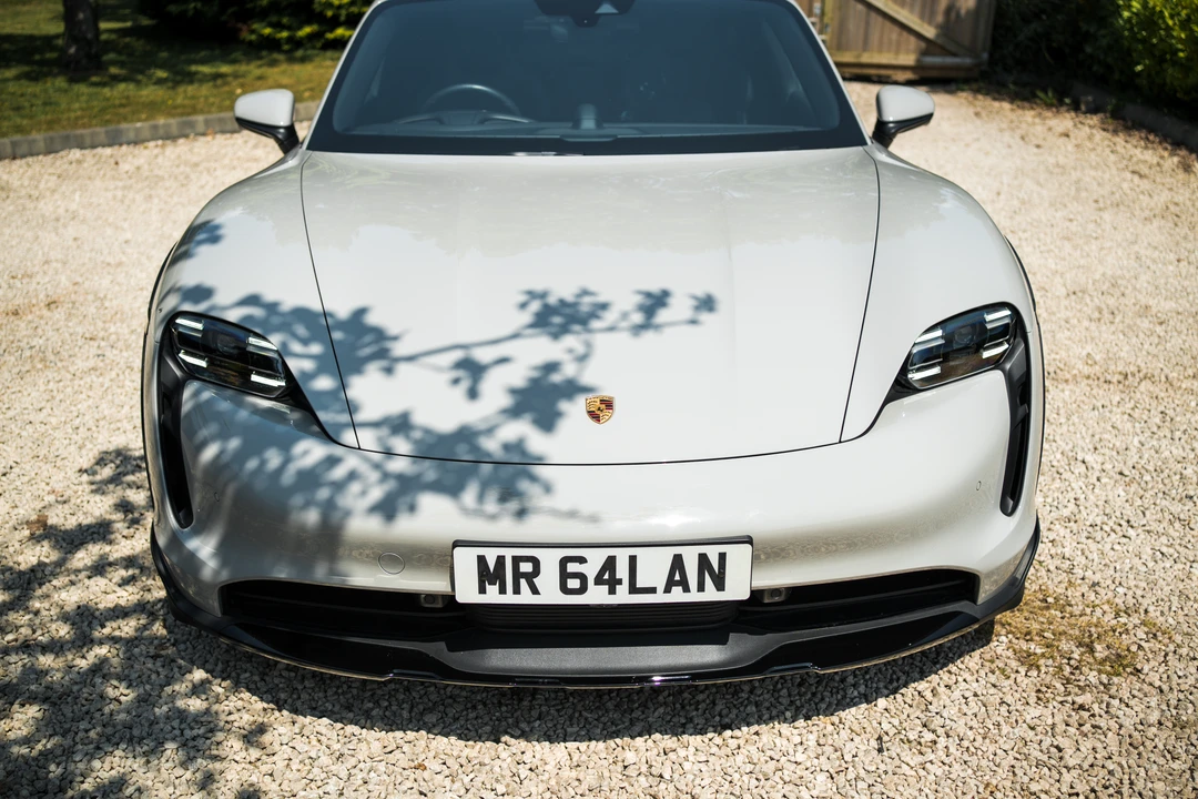 2022 Porsche Taycan 4S - Image 18 of 31