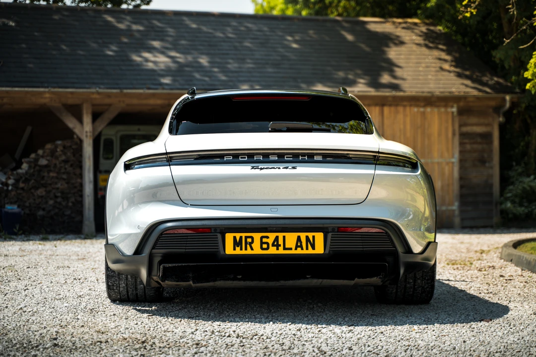 2022 Porsche Taycan 4S - Image 14 of 31