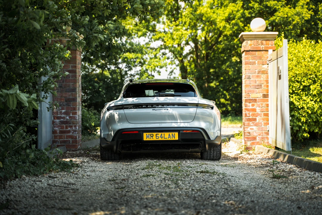 2022 Porsche Taycan 4S - Image 6 of 31
