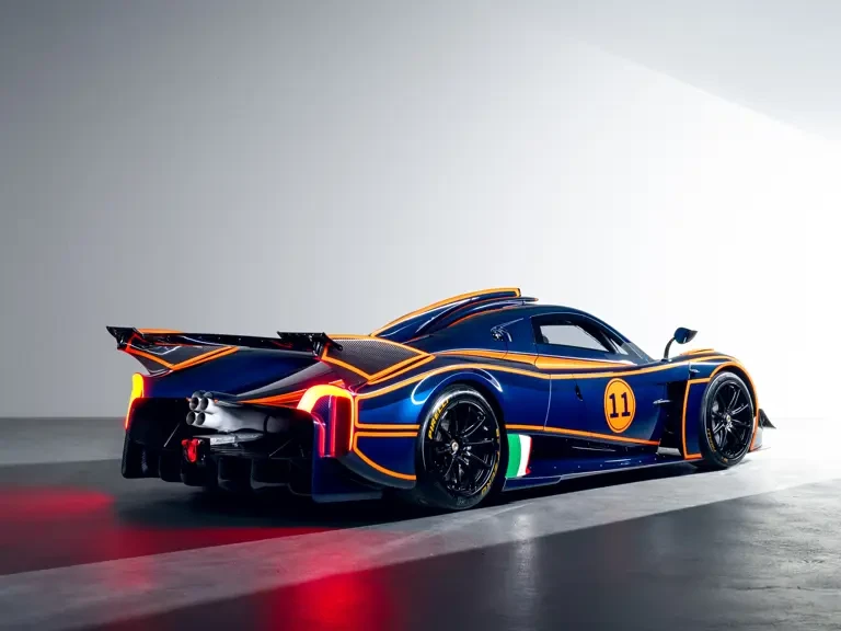 2022 Pagani Huayra - Image 3 of 26