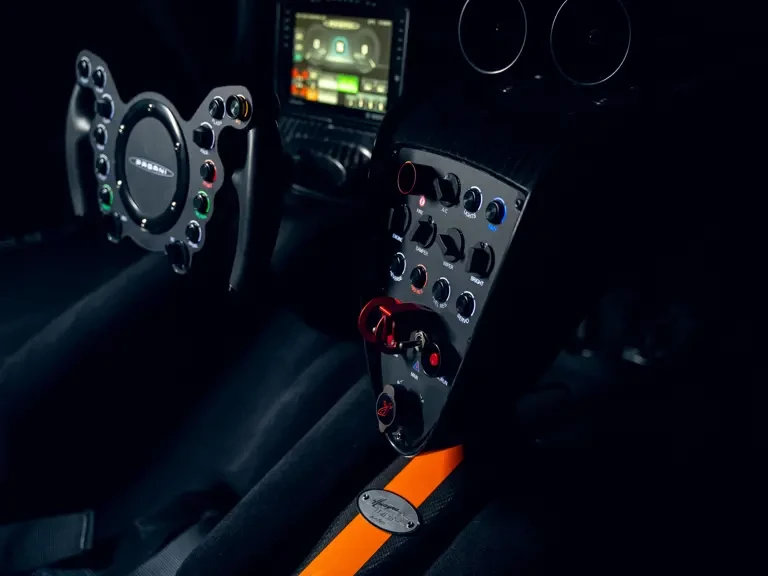 2022 Pagani Huayra - Image 9 of 26