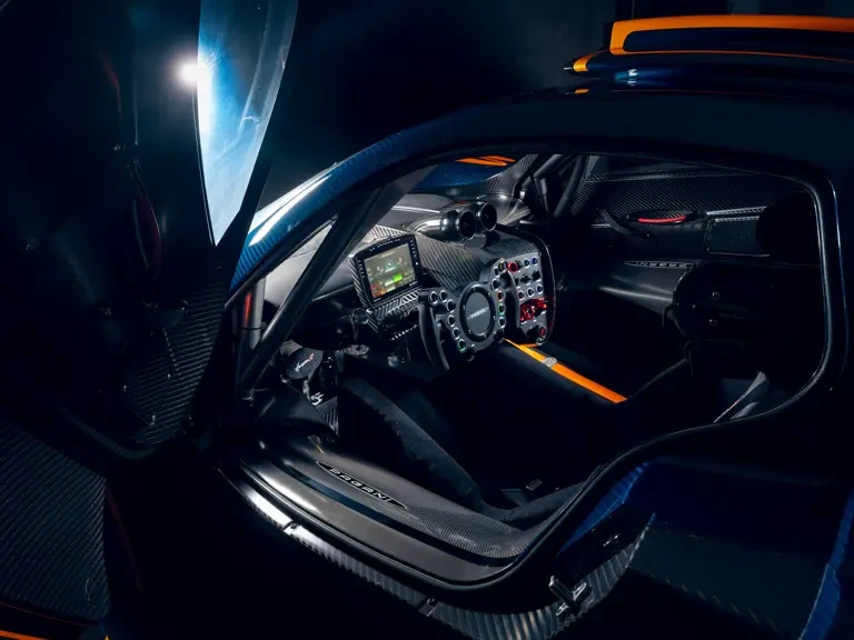 2022 Pagani Huayra - Image 4 of 26