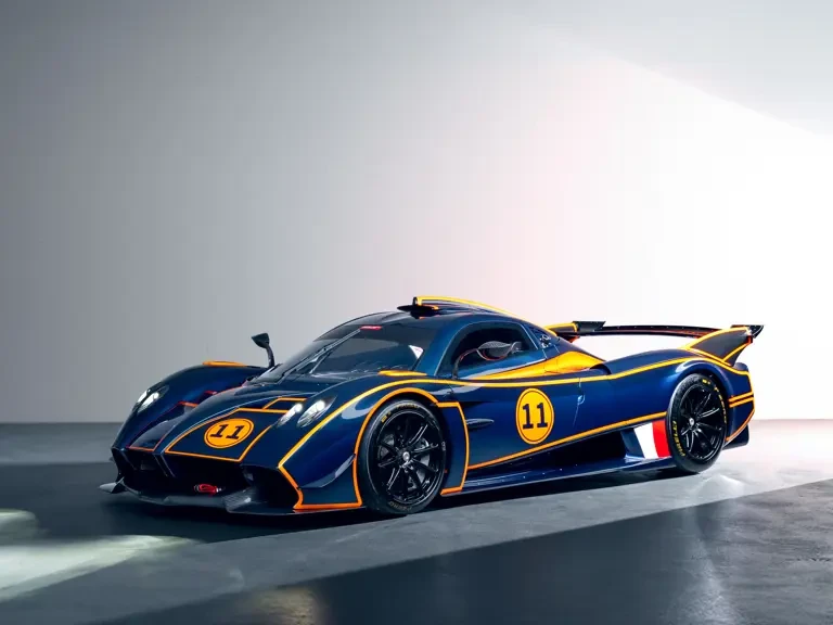 2022 Pagani Huayra - Image 2 of 26