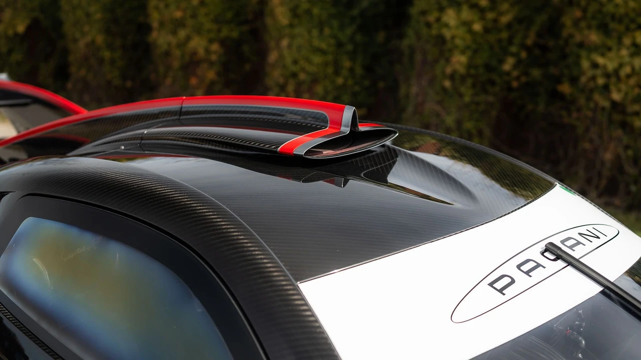 2022 Pagani Huayra - Image 31 of 31