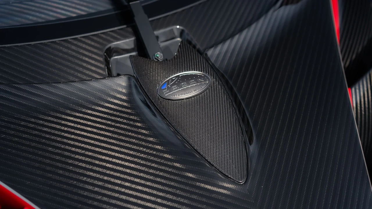 2022 Pagani Huayra - Image 27 of 31