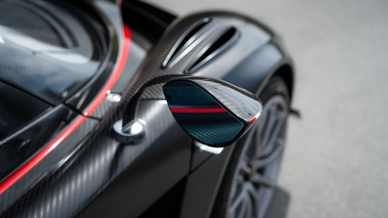 2022 Pagani Huayra - Image 24 of 31