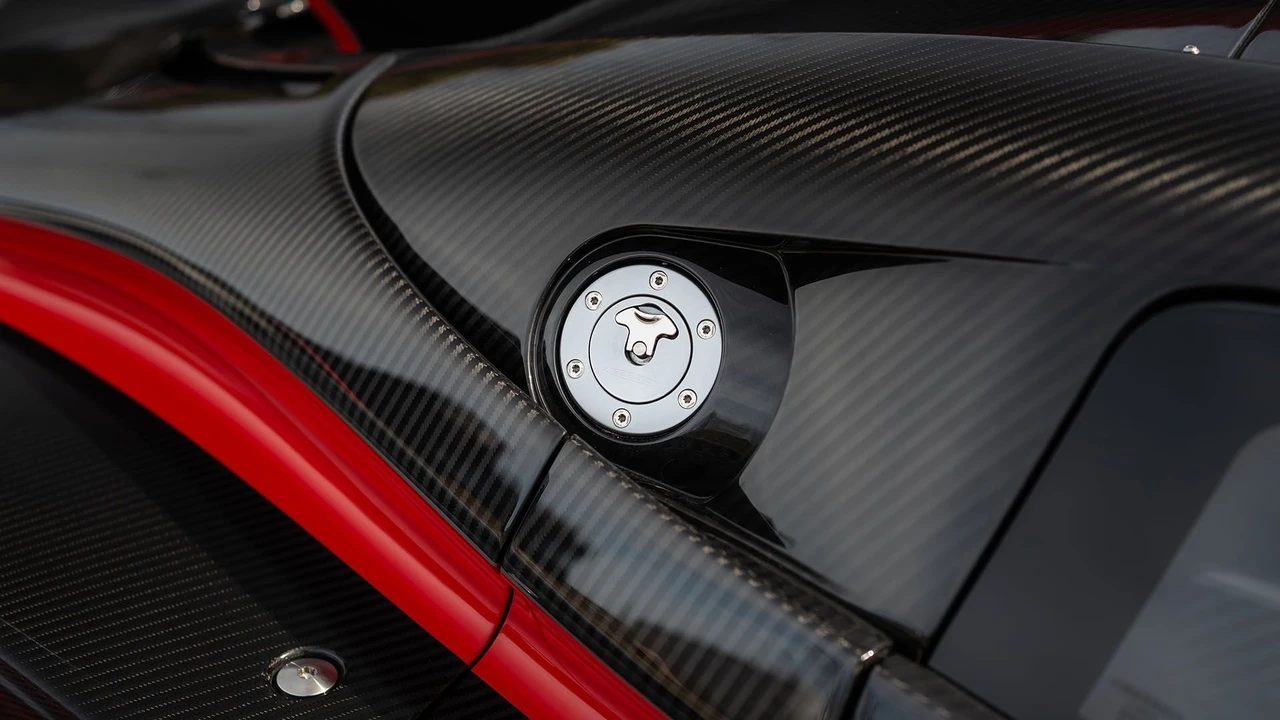 2022 Pagani Huayra - Image 30 of 31