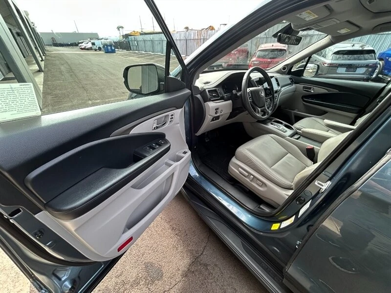 2022 Honda Pilot 3rd Gen - Image 11 of 21
