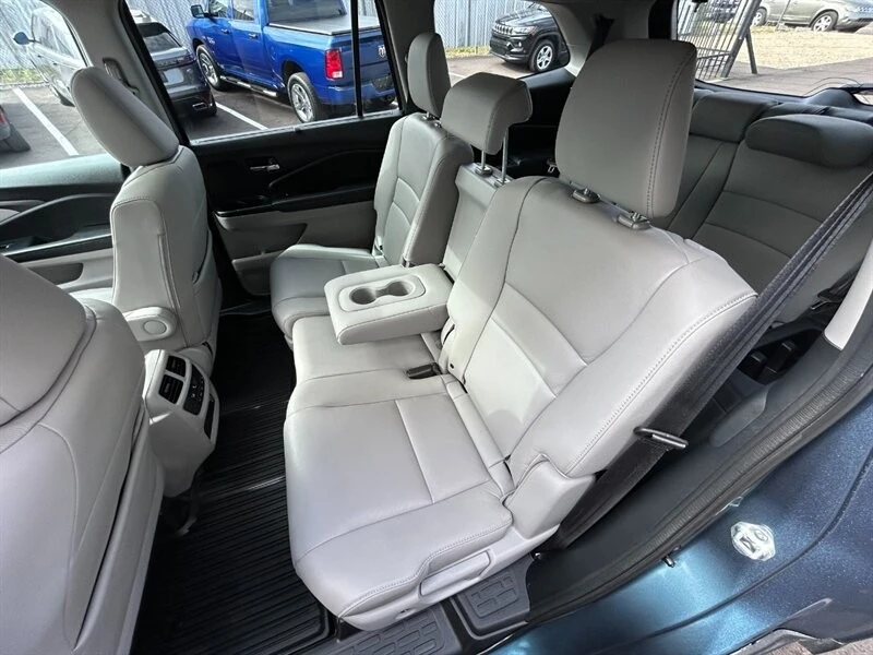 2022 Honda Pilot 3rd Gen - Image 18 of 21