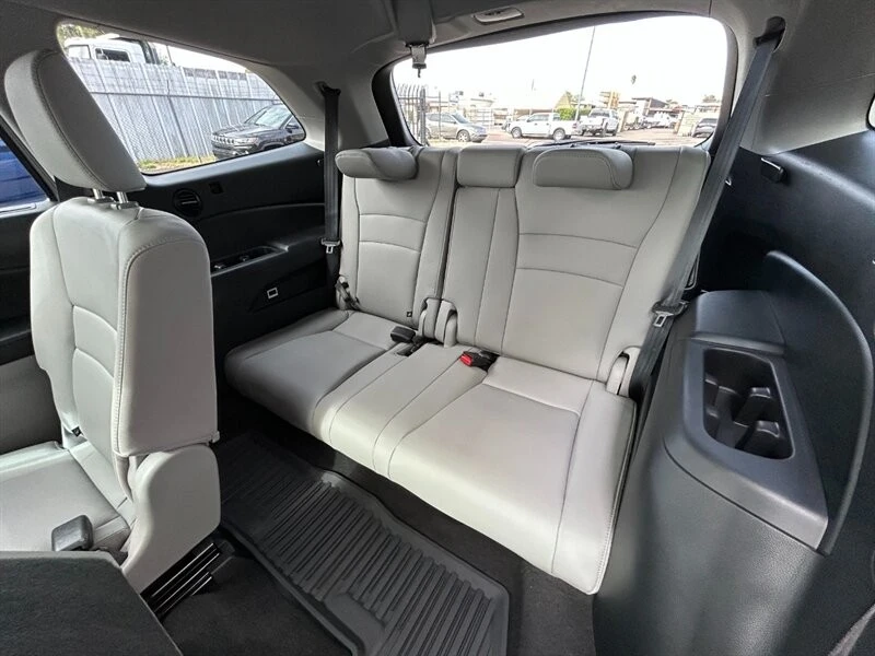 2022 Honda Pilot 3rd Gen - Image 19 of 21