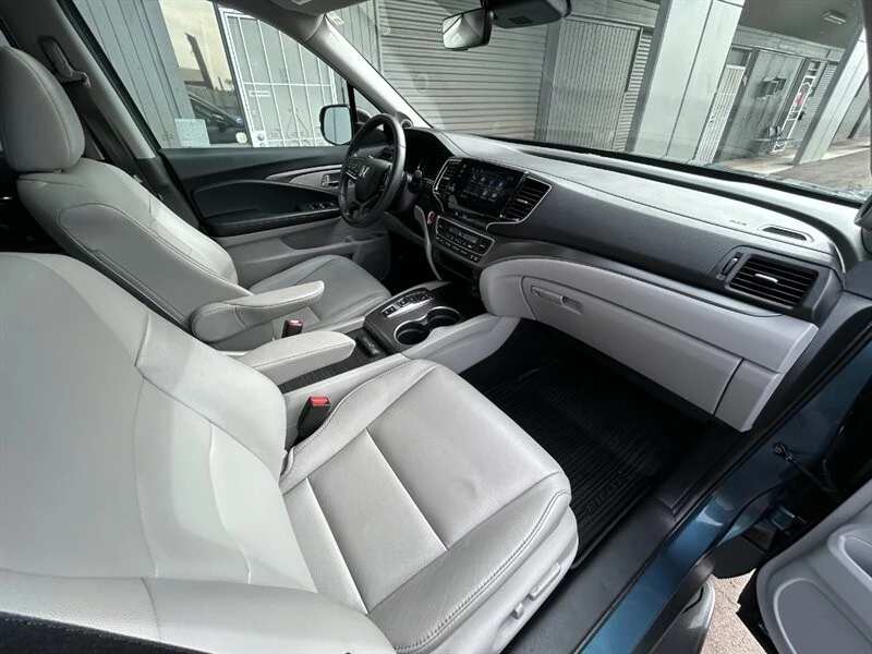 2022 Honda Pilot 3rd Gen - Image 15 of 21