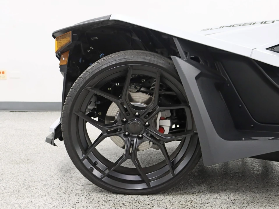 2022 Polaris Slingshot - Image 10 of 12
