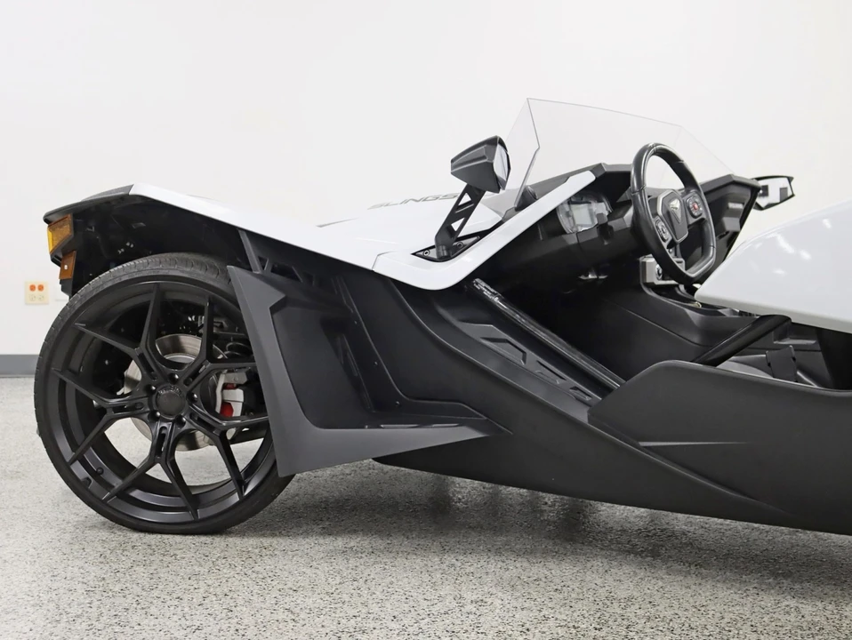 2022 Polaris Slingshot - Image 9 of 12