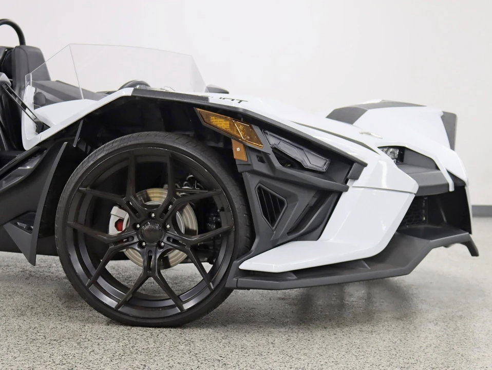 2022 Polaris Slingshot - Image 2 of 12