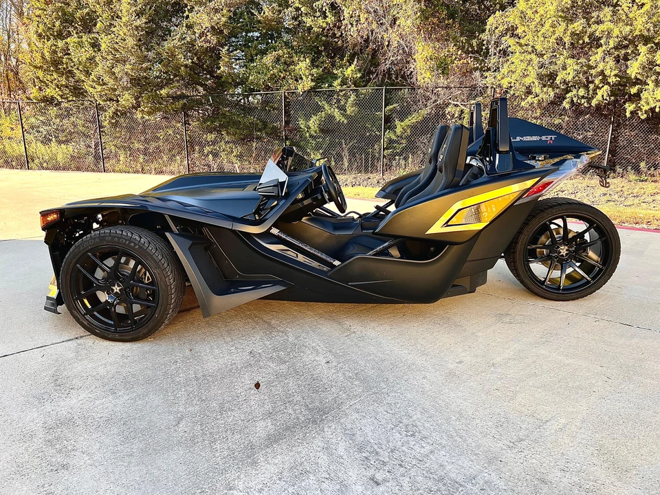 2022 Polaris Slingshot - Image 19 of 31