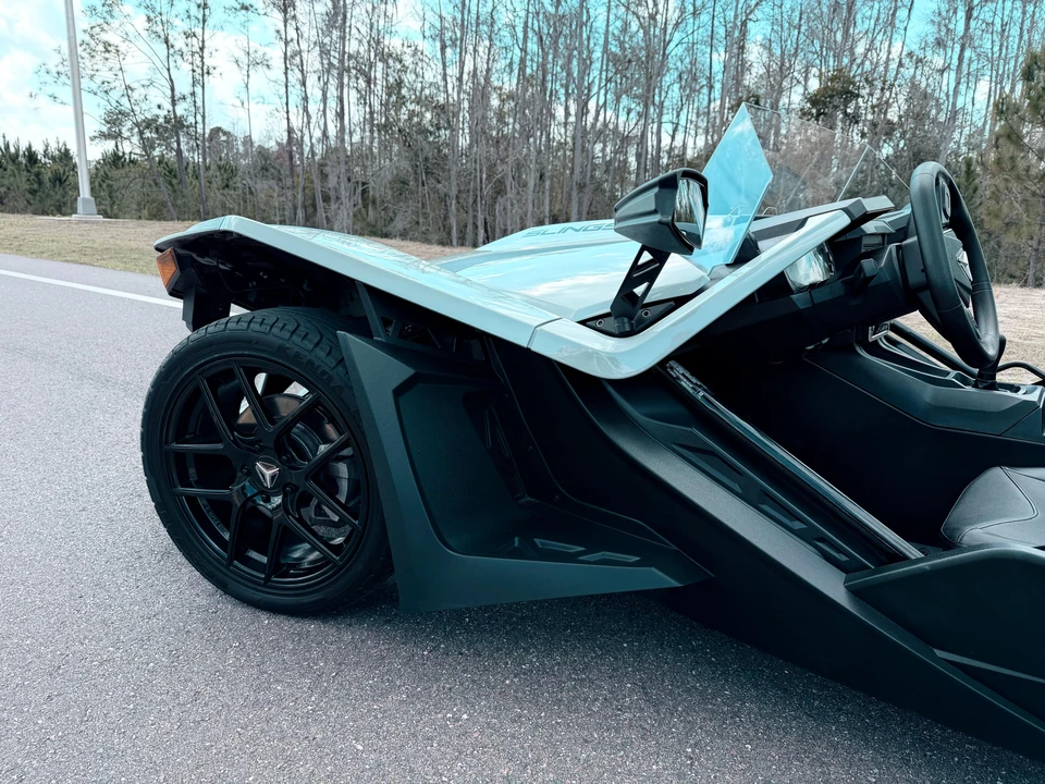 2022 Polaris Slingshot - Image 28 of 31
