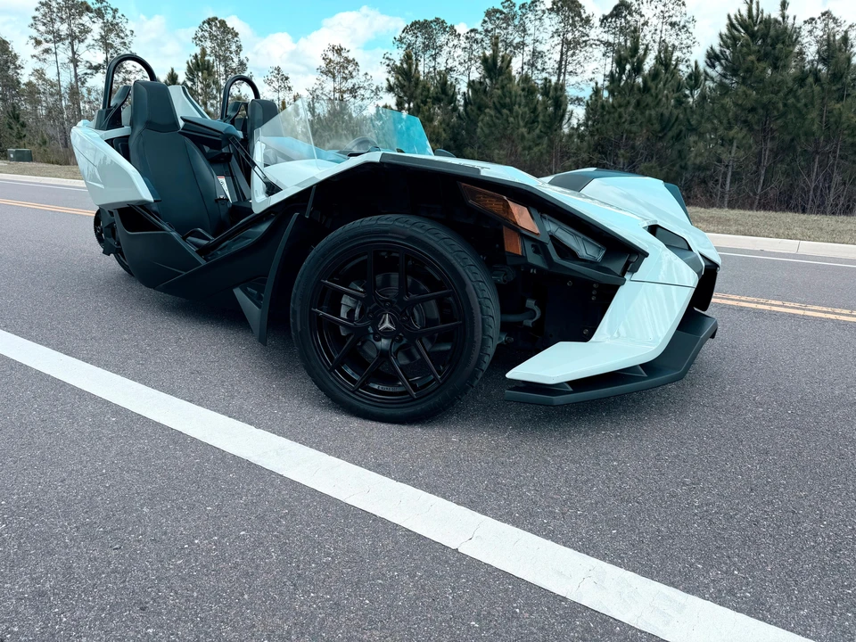2022 Polaris Slingshot - Image 16 of 31