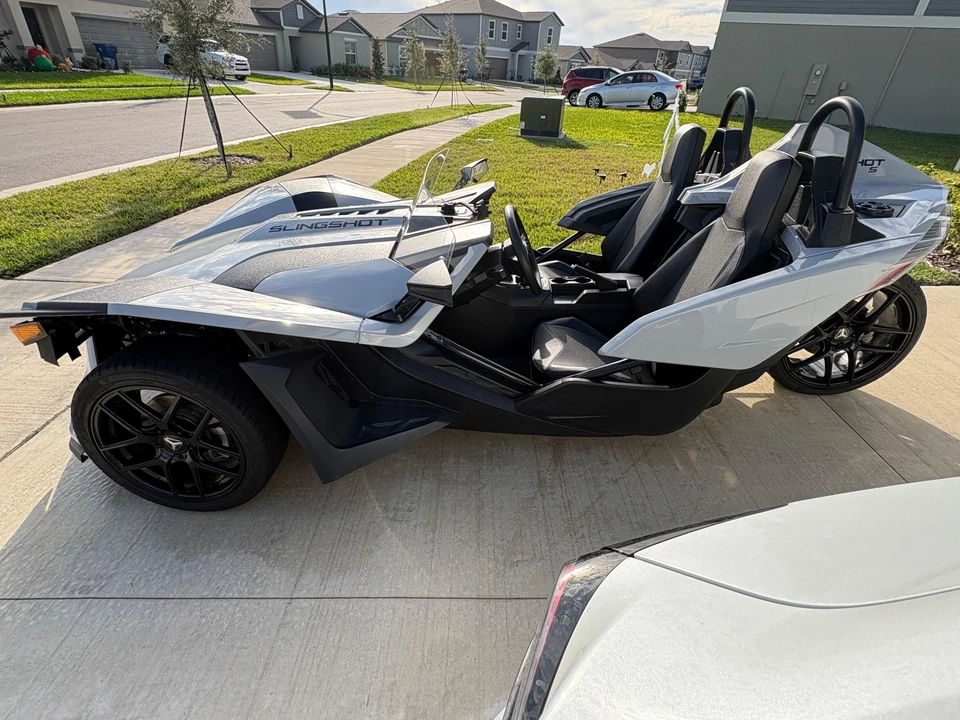 2022 Polaris Slingshot - Image 9 of 31