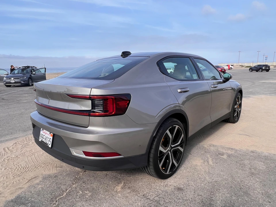 2022 Polestar 2 - Image 9 of 31