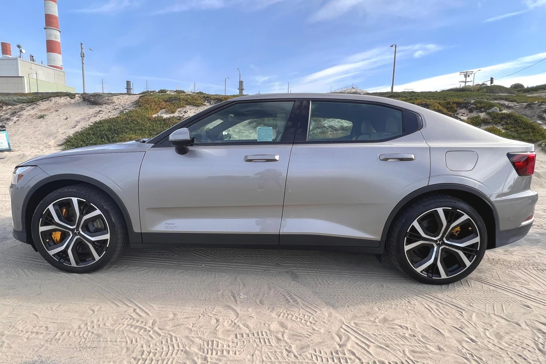 2022 Polestar 2 - Image 3 of 31
