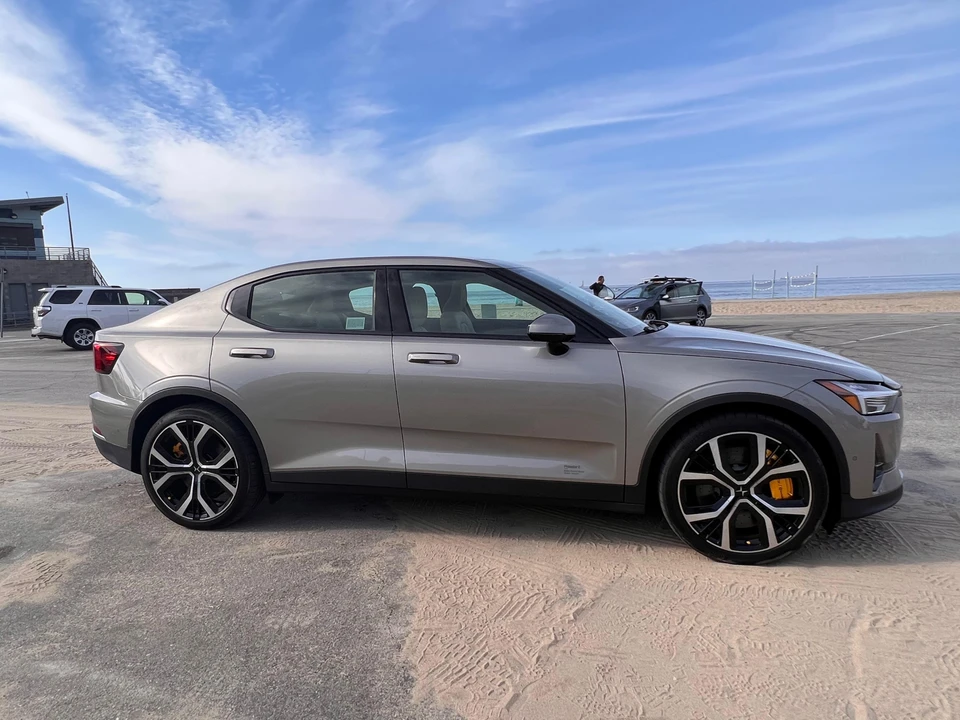 2022 Polestar 2 - Image 13 of 31