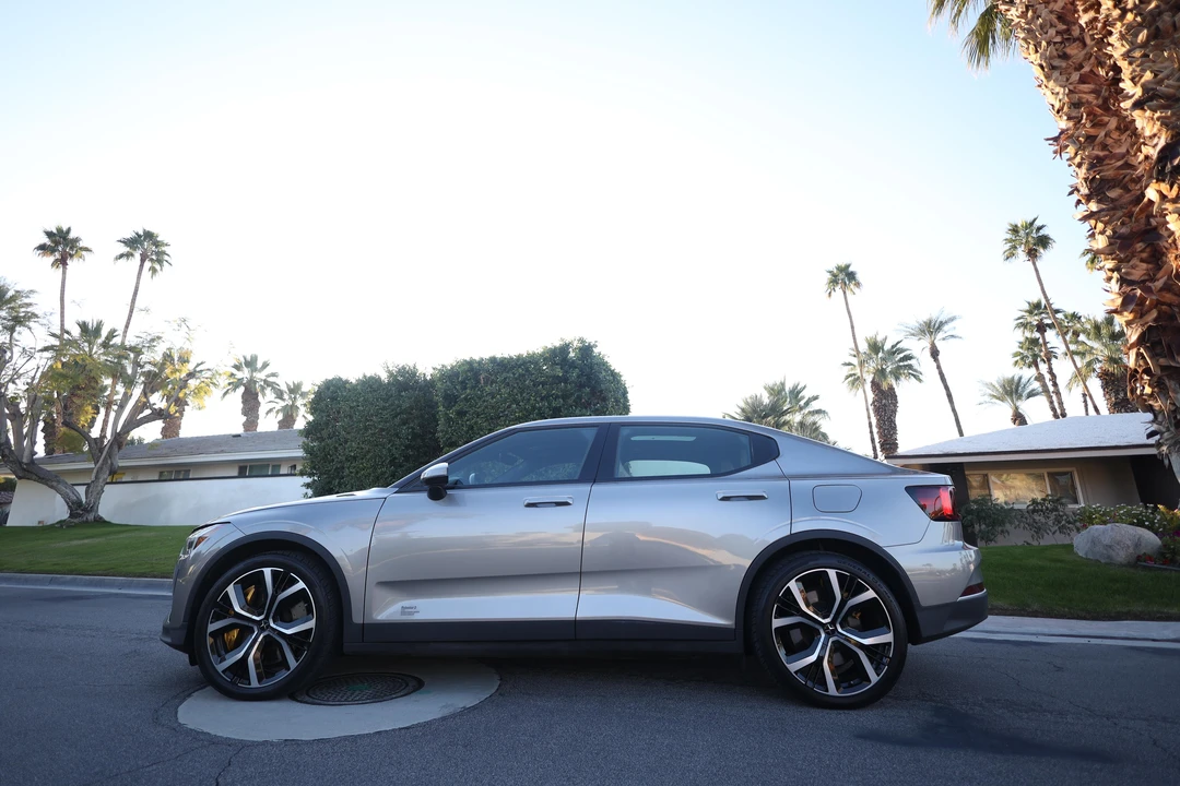 2022 Polestar 2 - Image 10 of 30