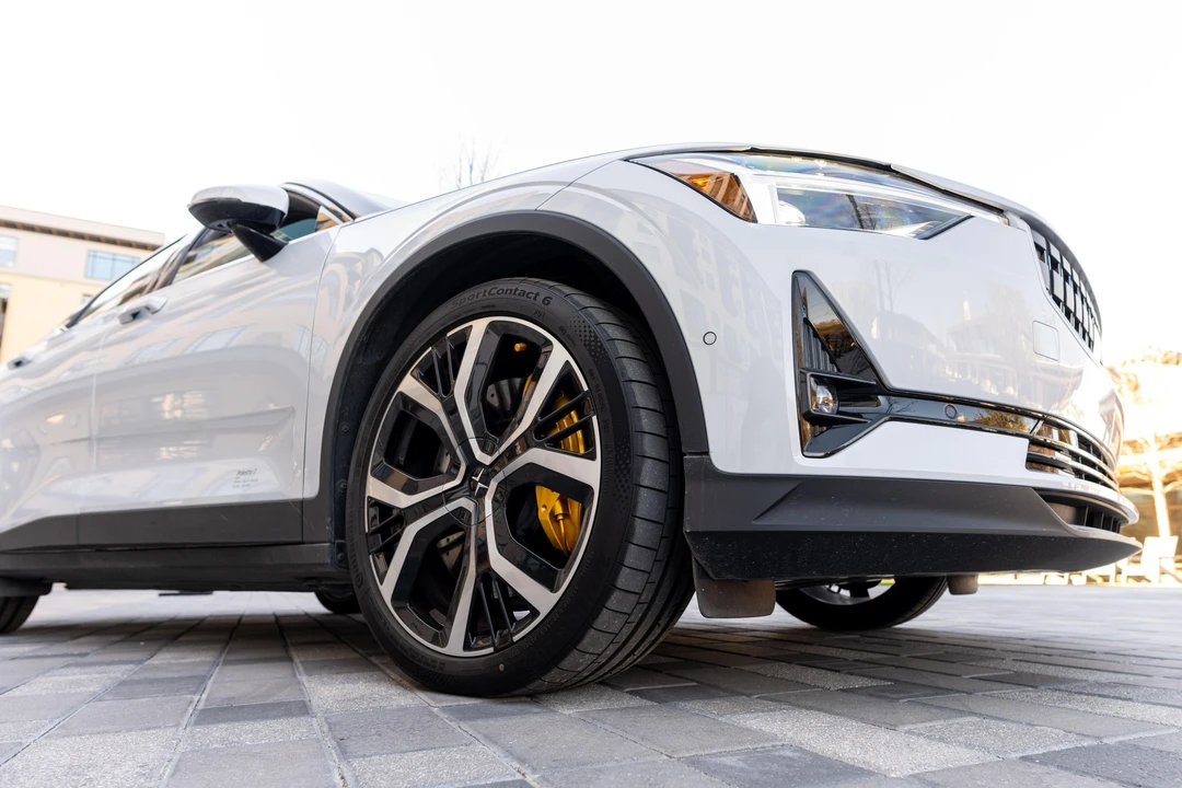 2022 Polestar 2 - Image 10 of 31