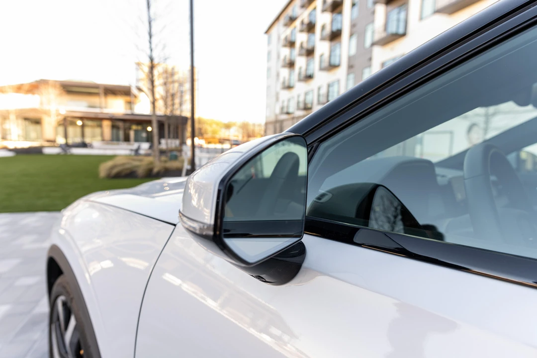2022 Polestar 2 - Image 18 of 31