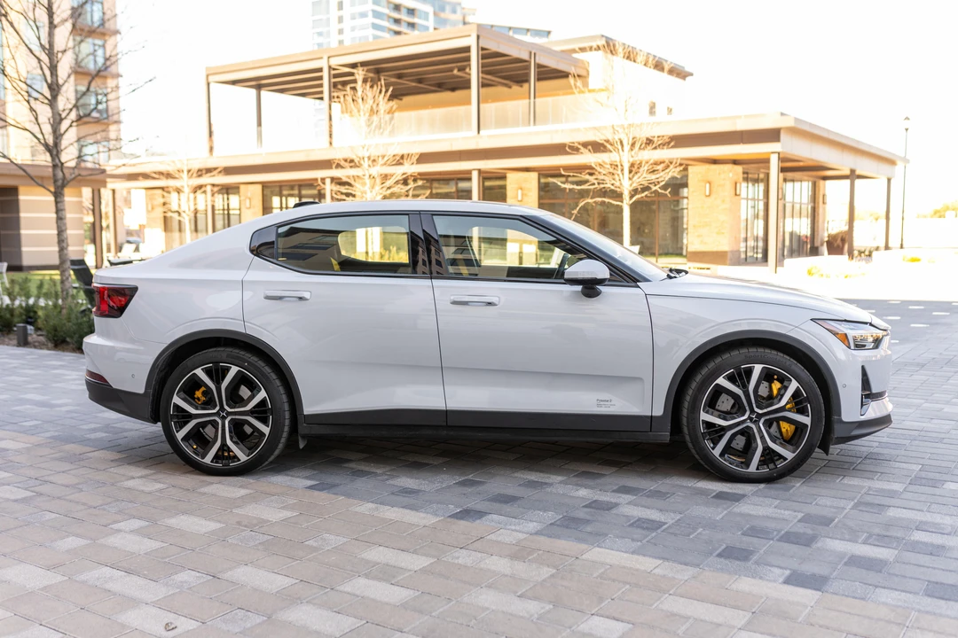 2022 Polestar 2 - Image 9 of 31