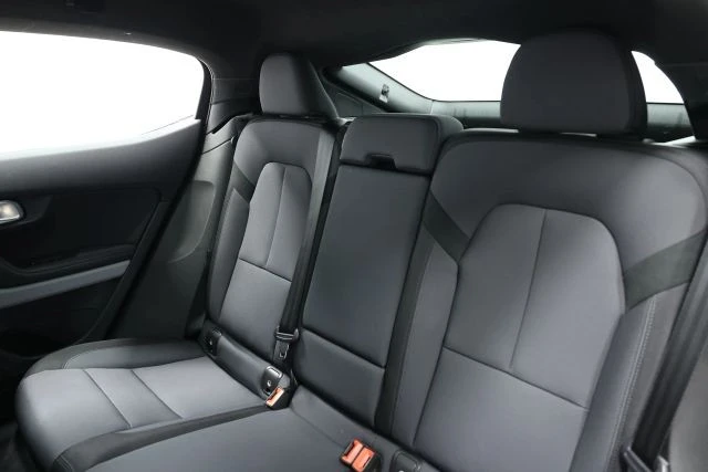 2022 Polestar 2 - Image 3 of 12