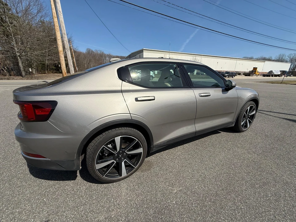 2022 Polestar 2 - Image 10 of 31