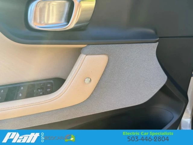 2022 Polestar 2 - Image 19 of 21