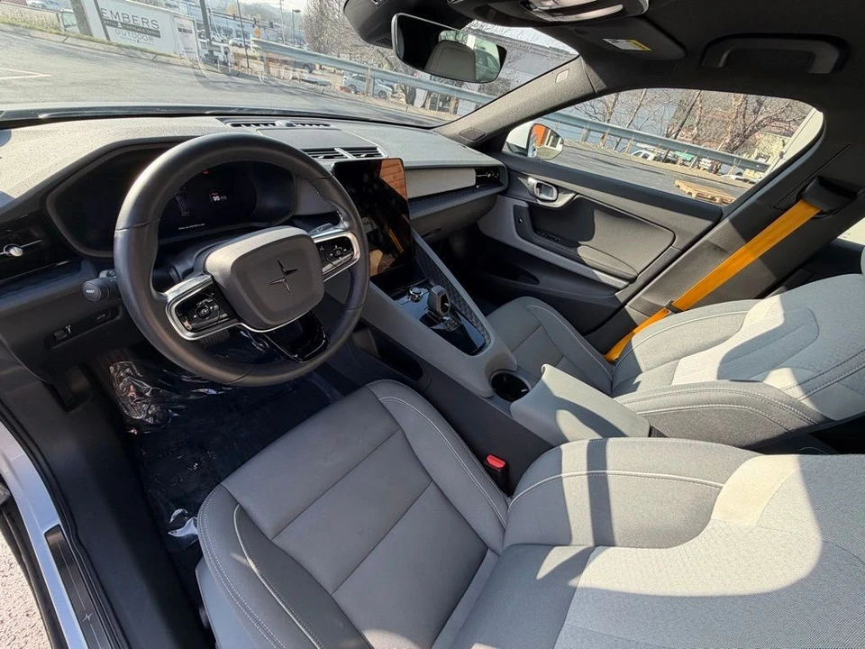 2022 Polestar 2 - Image 8 of 19