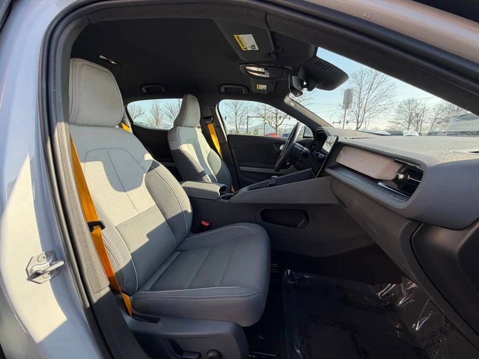 2022 Polestar 2 - Image 13 of 19