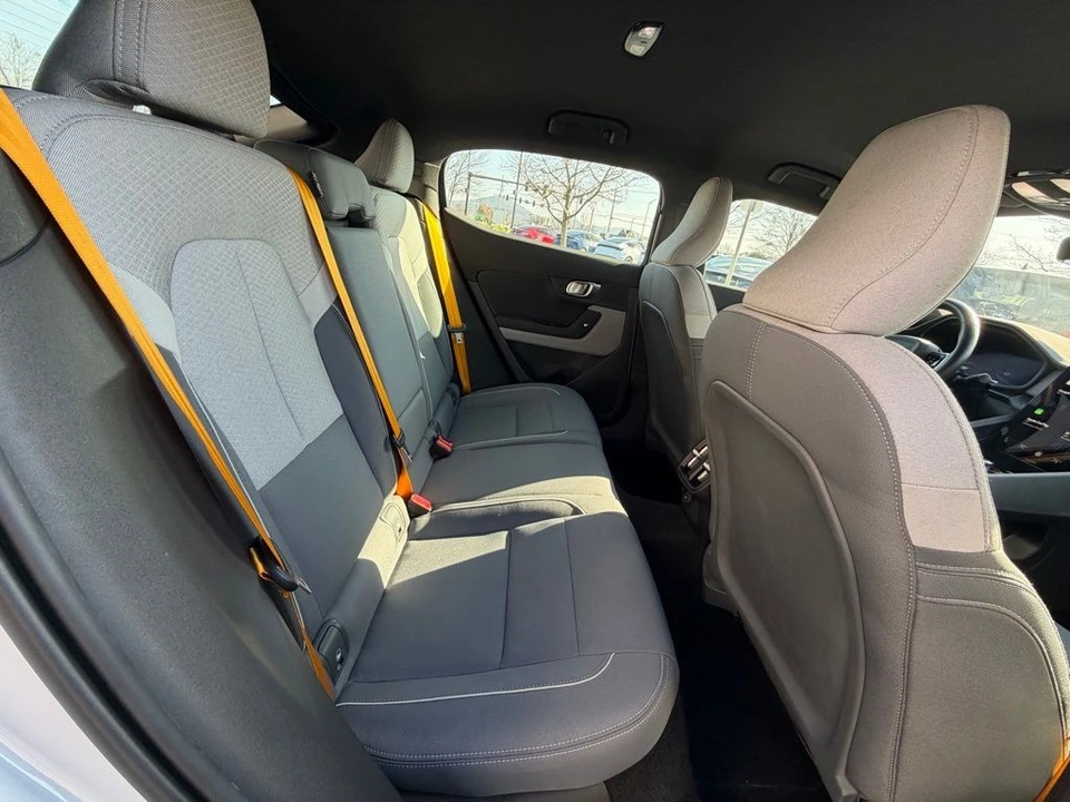 2022 Polestar 2 - Image 16 of 19