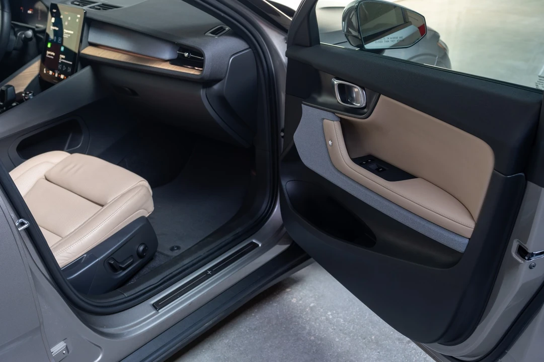 2022 Polestar 2 - Image 19 of 21