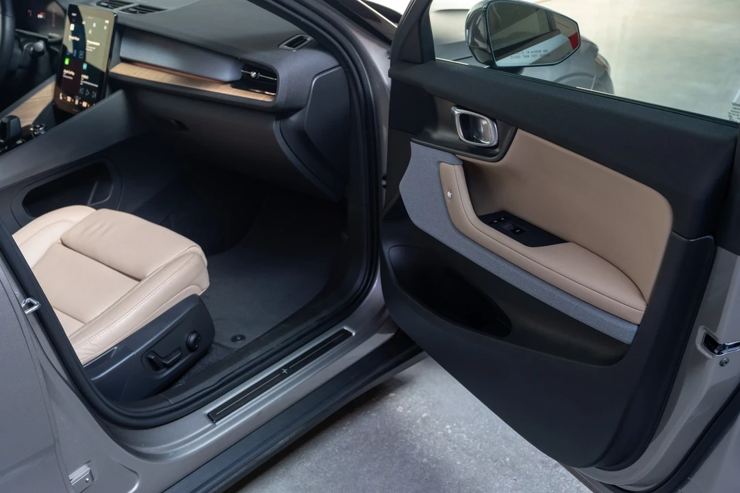 2022 Polestar 2 - Image 19 of 21