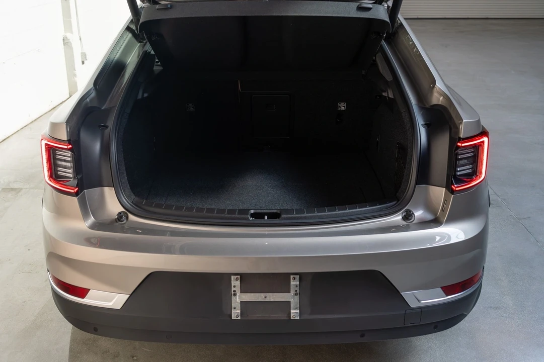 2022 Polestar 2 - Image 11 of 21
