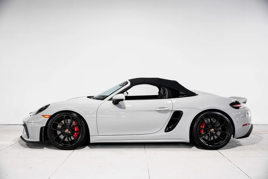 2022 Porsche - Image 7 of 31