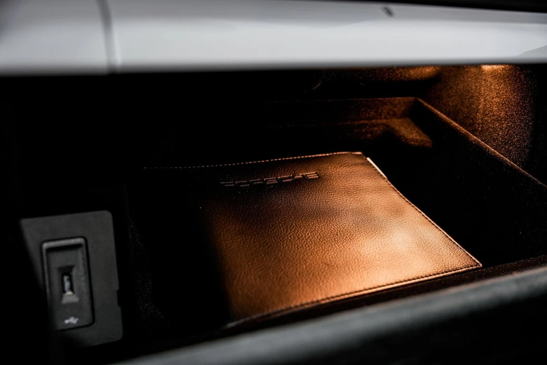 2022 Porsche - Image 17 of 31
