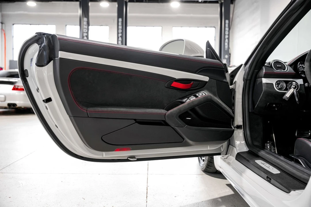 2022 Porsche - Image 22 of 31