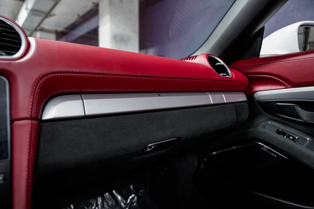 2022 Porsche - Image 15 of 31
