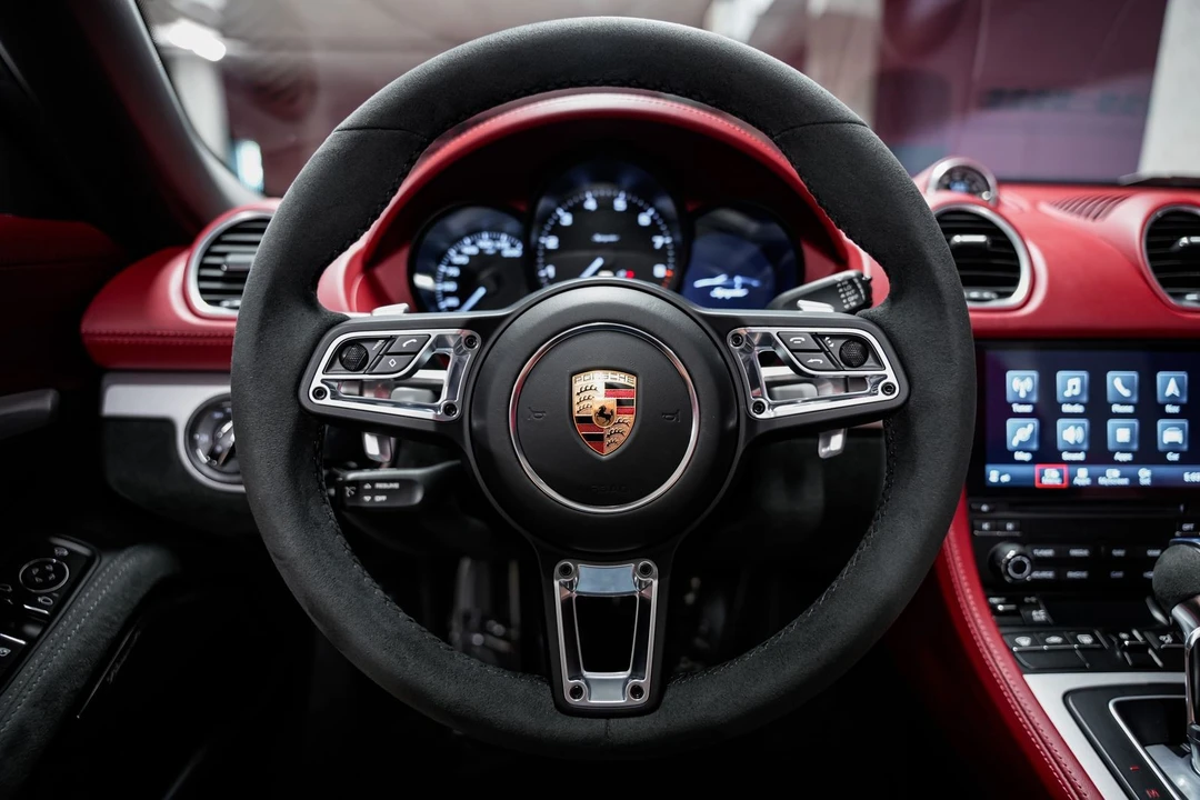 2022 Porsche - Image 10 of 31