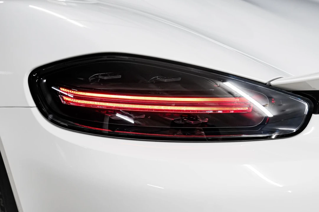 2022 Porsche - Image 29 of 31