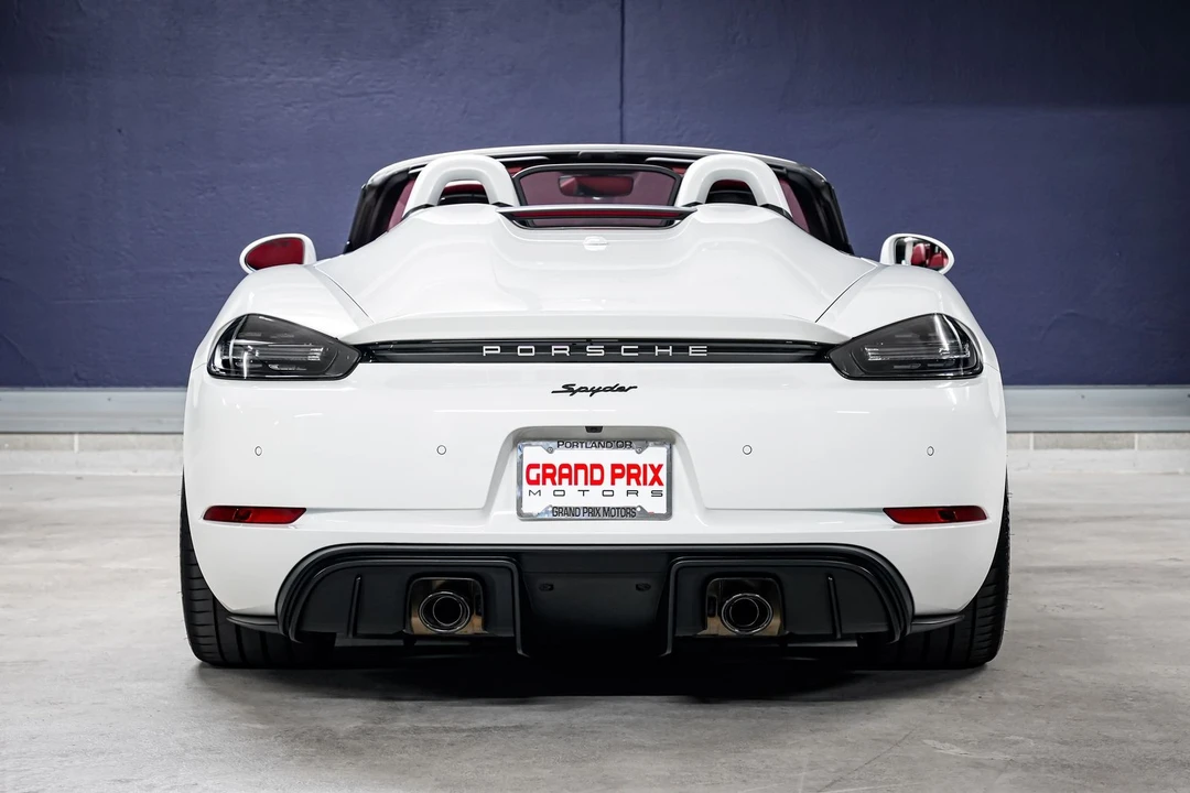 2022 Porsche - Image 4 of 31
