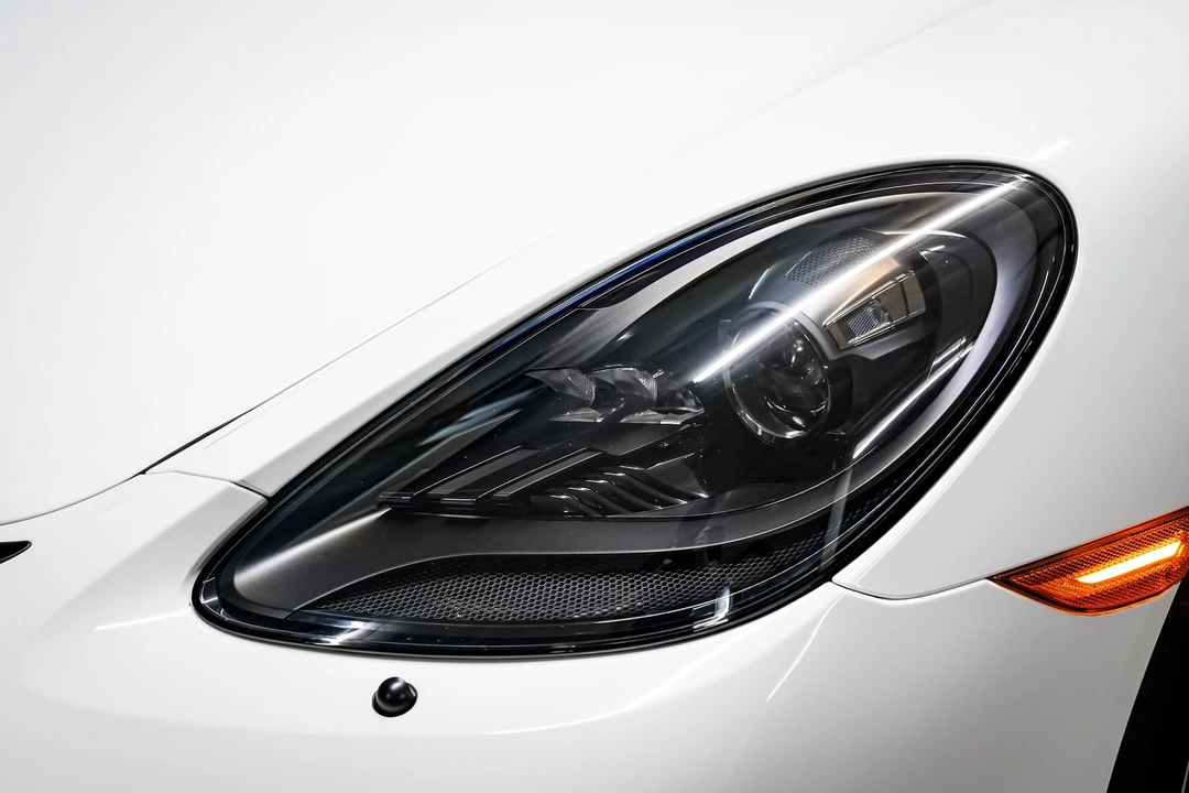2022 Porsche - Image 27 of 31