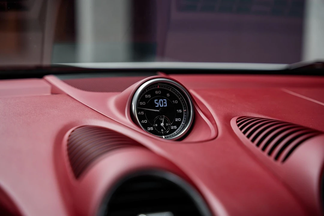 2022 Porsche - Image 12 of 31