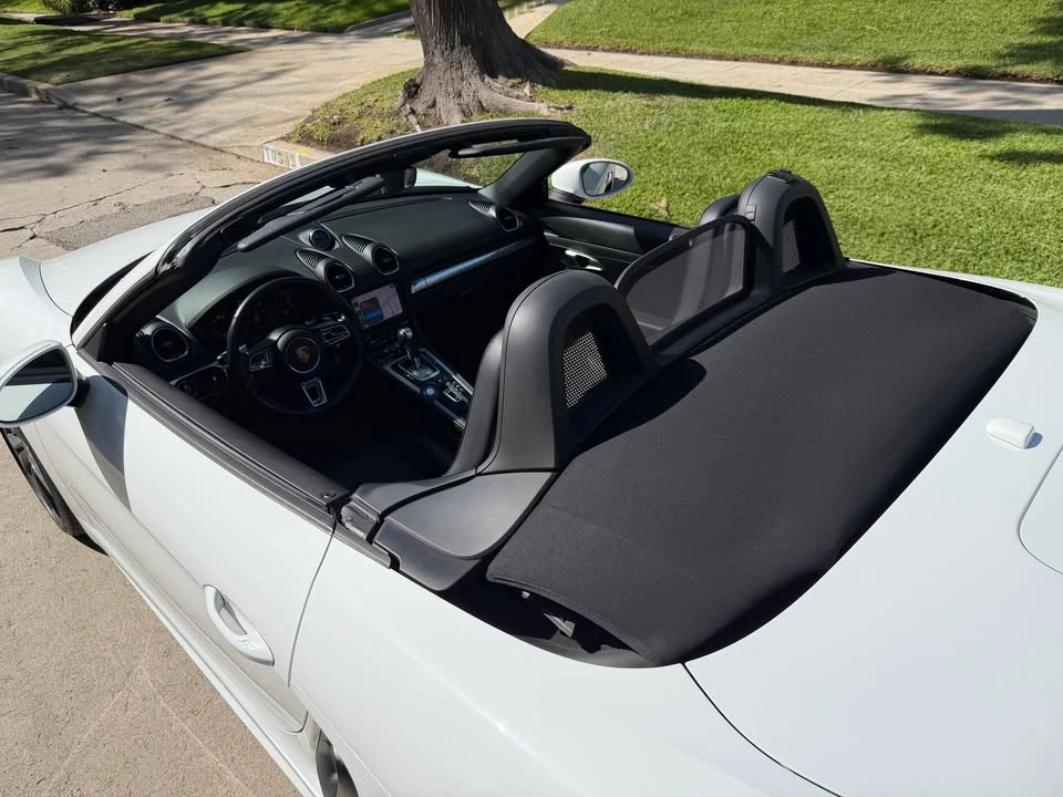 2022 Porsche 718 Boxster - Image 14 of 20