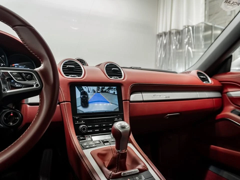 2022 Porsche Boxster - Image 16 of 19