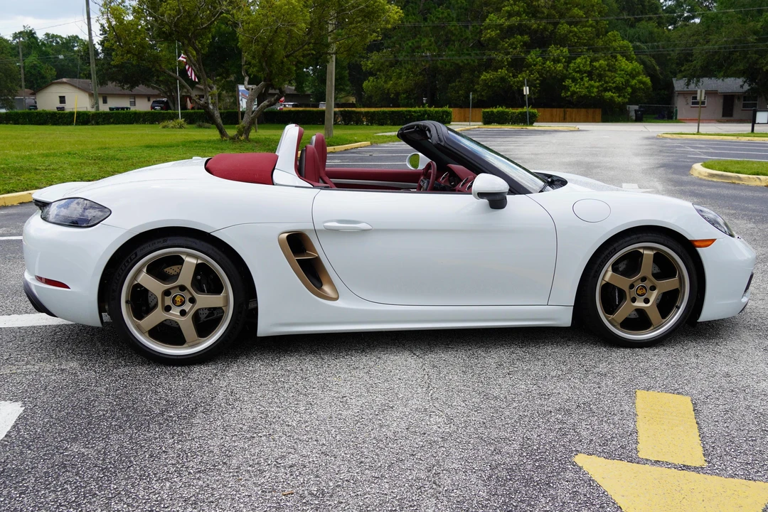 2022 Porsche 718 Boxster - Image 22 of 31